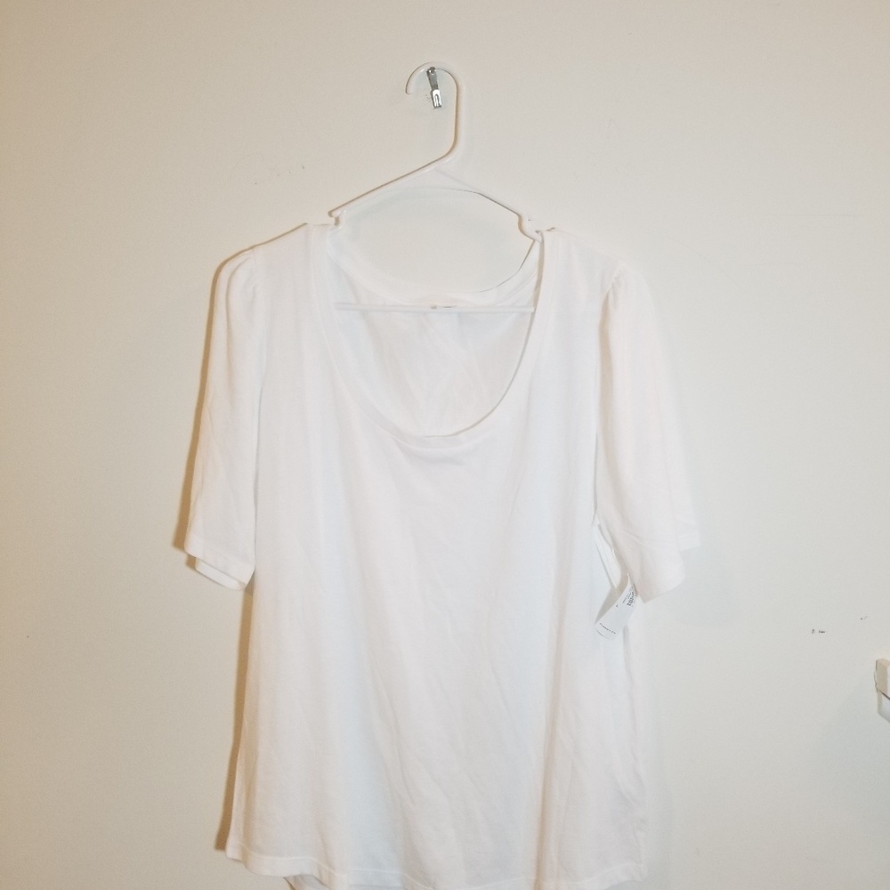 Old Navy White Tee 18